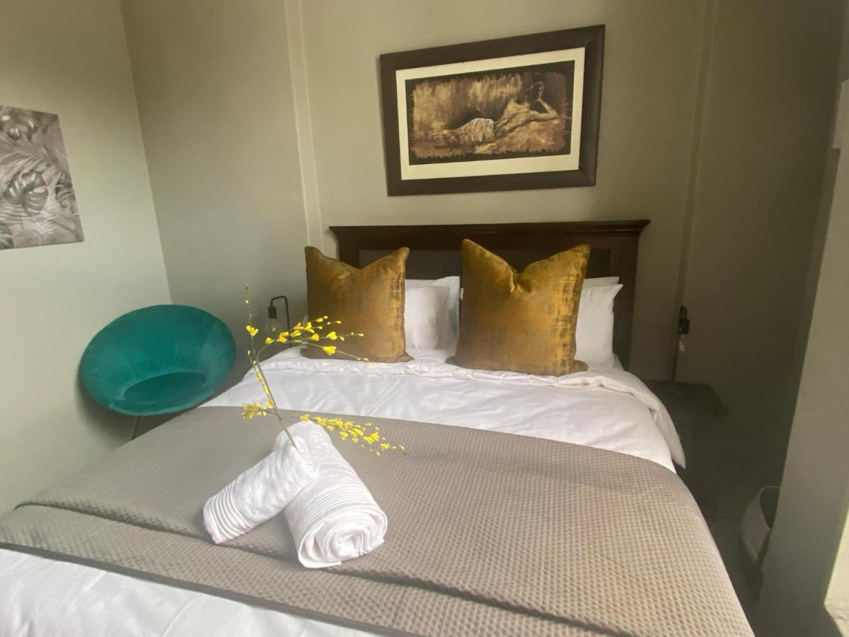 Lovely Rosebank 1-Bedroom Condo With Pool & Cinema 约翰内斯堡 外观 照片