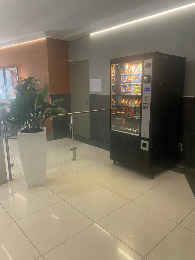 Lovely Rosebank 1-Bedroom Condo With Pool & Cinema 约翰内斯堡 外观 照片