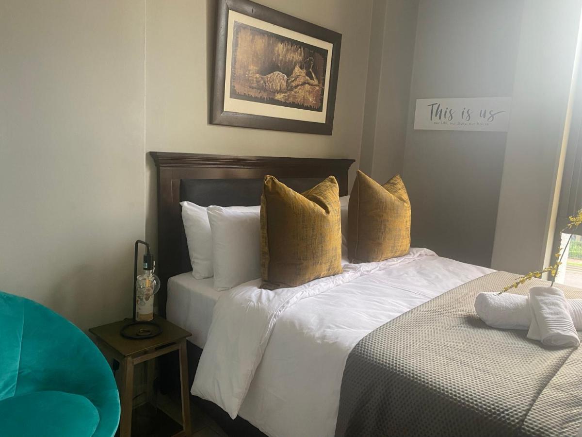 Lovely Rosebank 1-Bedroom Condo With Pool & Cinema 约翰内斯堡 外观 照片
